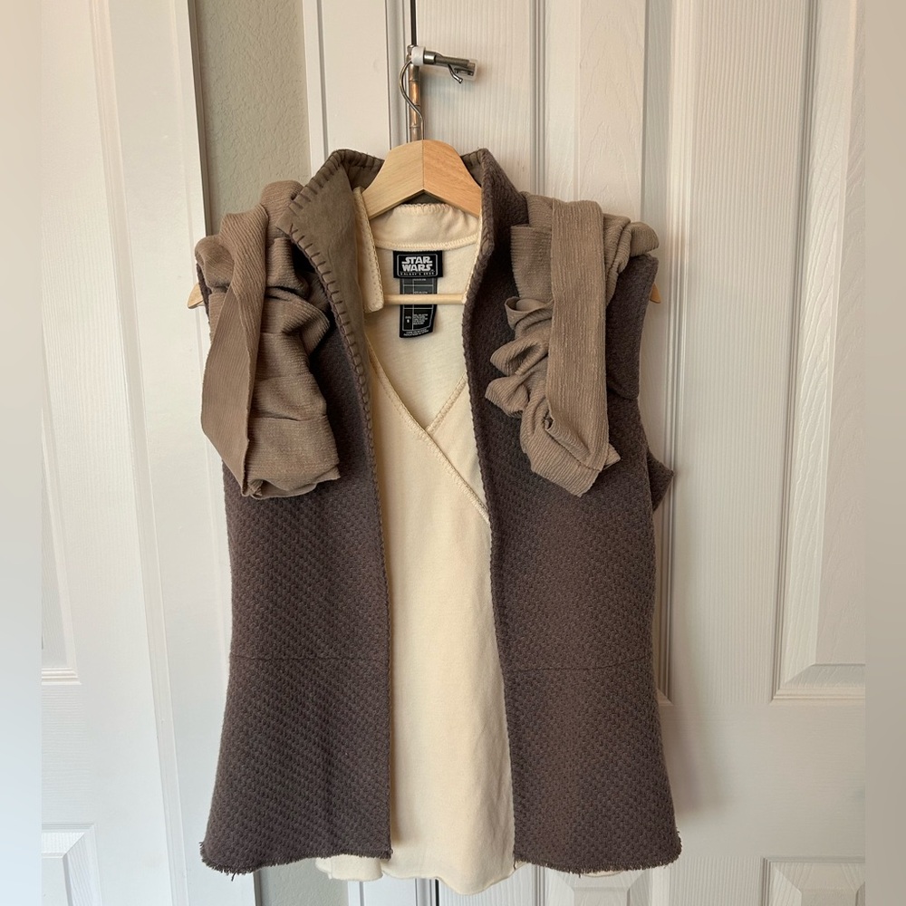 Disney’s Rey 3-piece costume set from Ahch-To (vest,shirt,arm wraps)